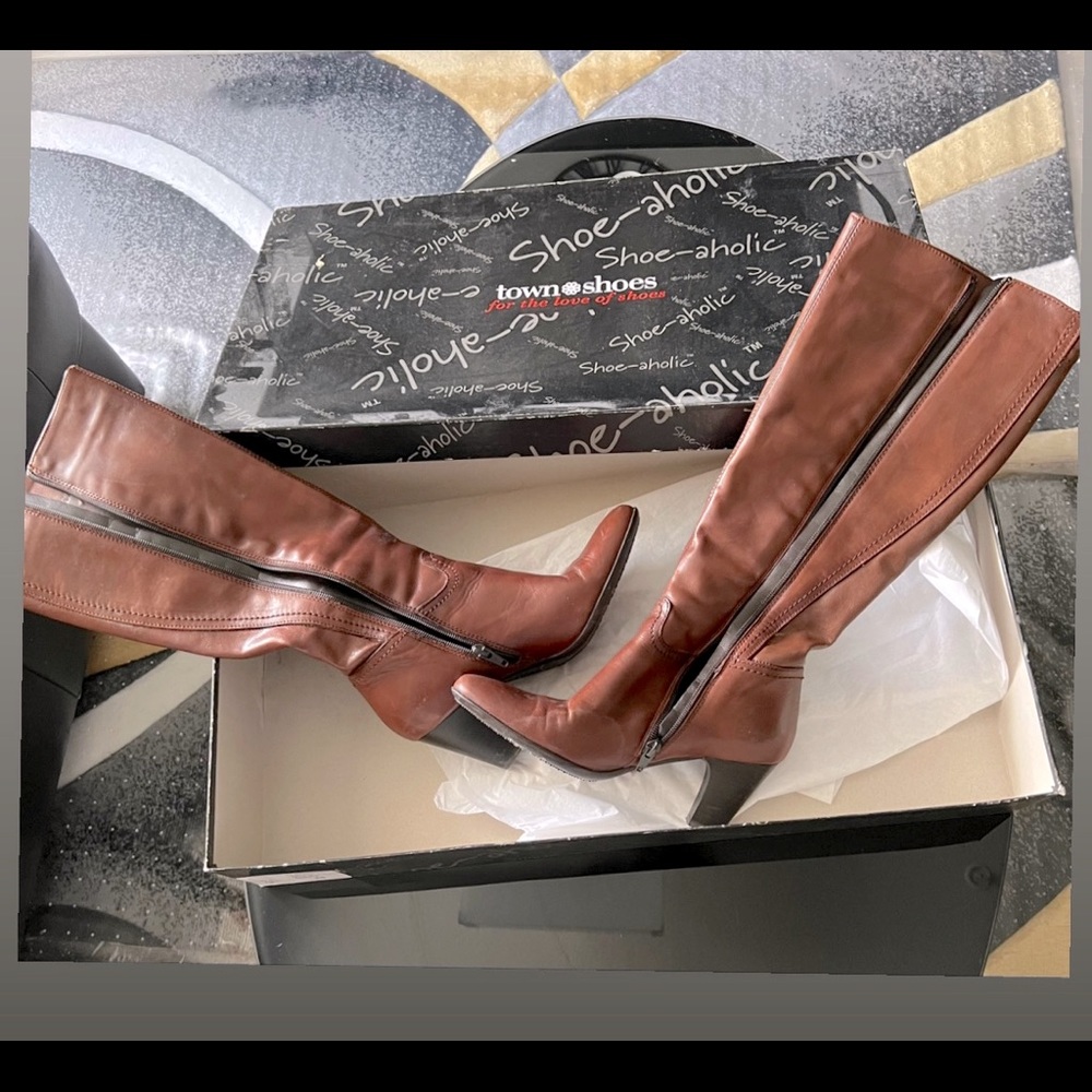 Knee high leather boots size 36B